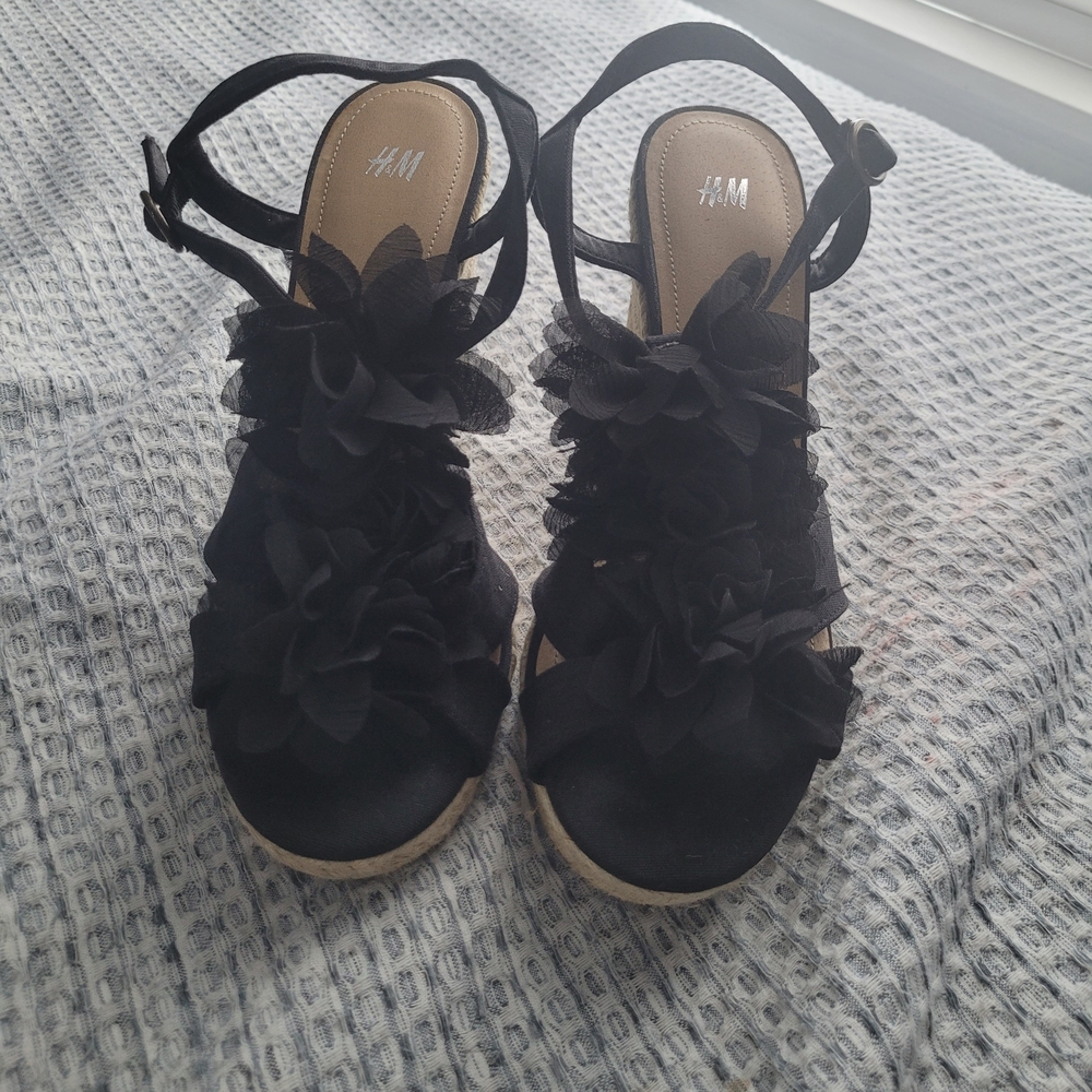 H&M Black Floral Espadrille Sandals, Strappy, Size 9